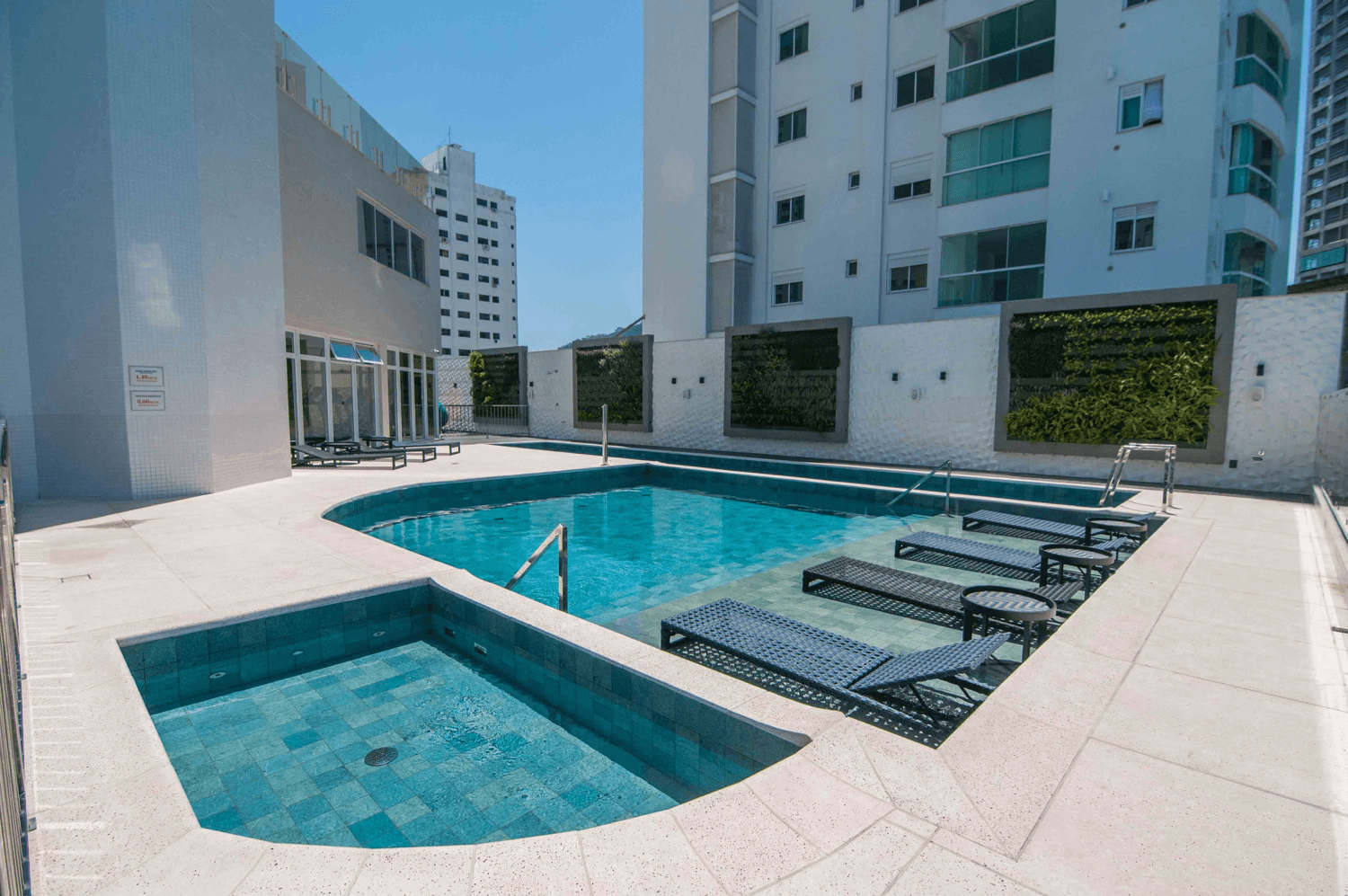 Apartamento no Via Marina Residence