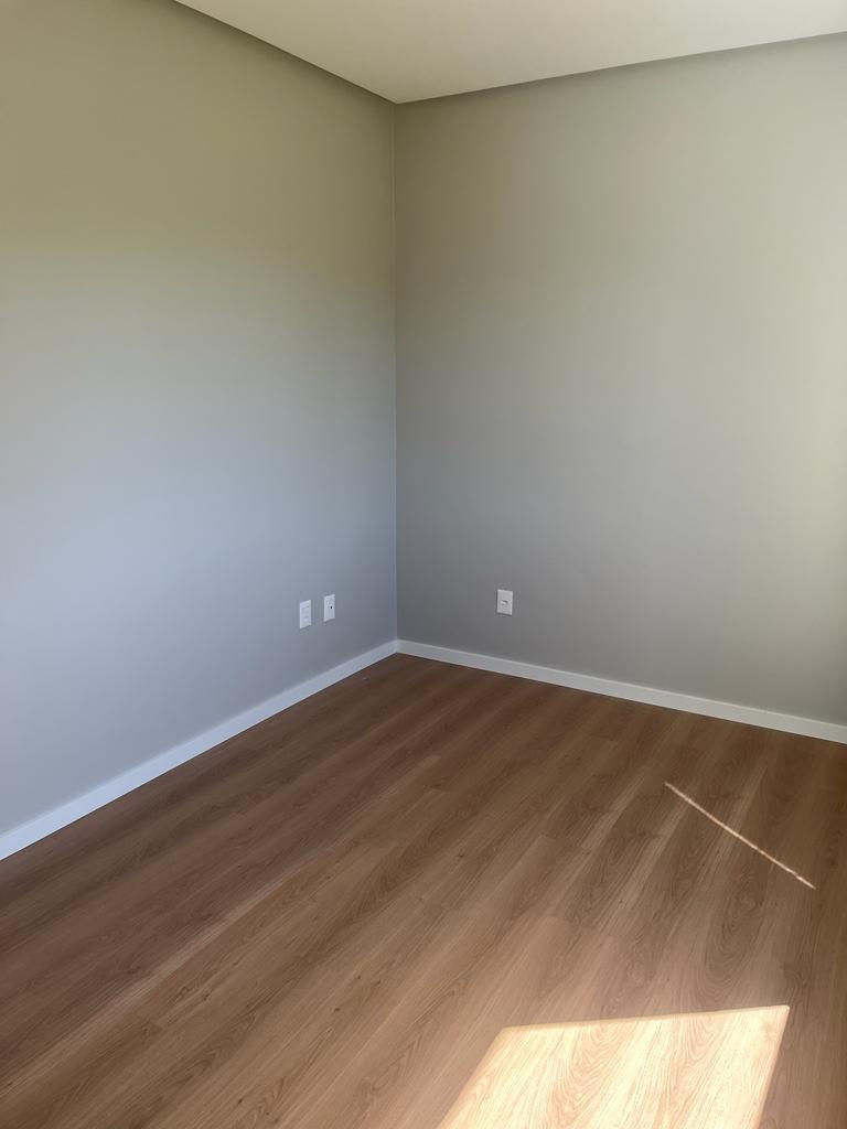 Residência sofisticada no Residencial Versailles