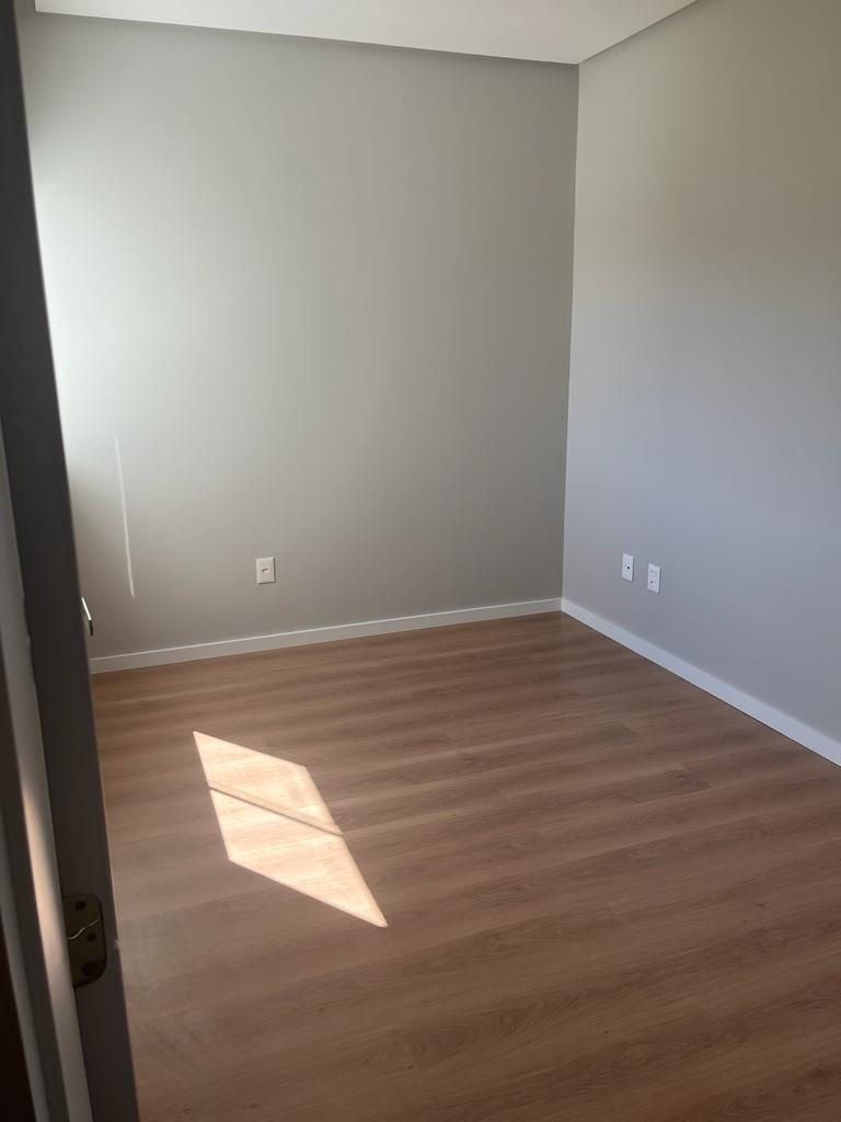 Casa disponível à venda no Residencial Versailles